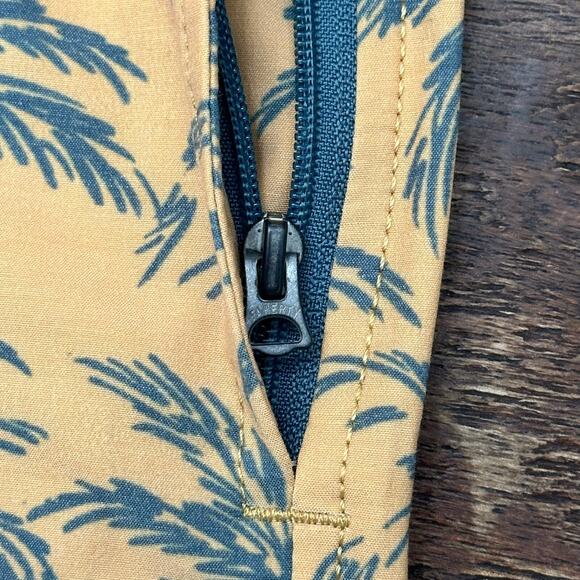 NWT Faherty Shorts Mens 36 Orange Hybrid Board Shorts Casual Beach Adult NWT - Picture 9 of 9